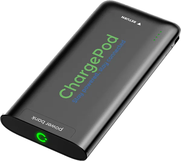 Een ChargePod-powerbank met groen oplichtende ring aan de kopse kant.